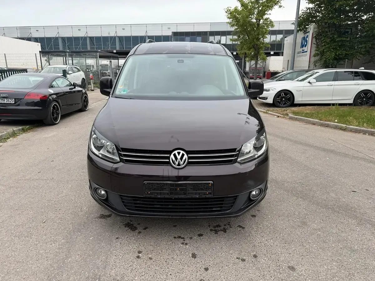 Gebraucht VW Caddy Maxi 105 PS (77 kW) 2012 Violet Van / Kleinbus