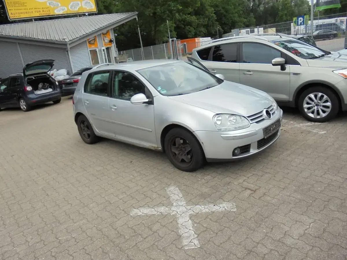 Gebraucht VW Golf V 105 PS (77 kW) 2007 Reflexsilber metallic Kleinwagen