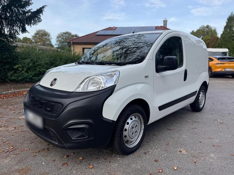 Weiß Gebraucht 2018 Fiat Fiorino Van / Kleinbus | 5.999 € (Fairer Preis) - Bild 1/4