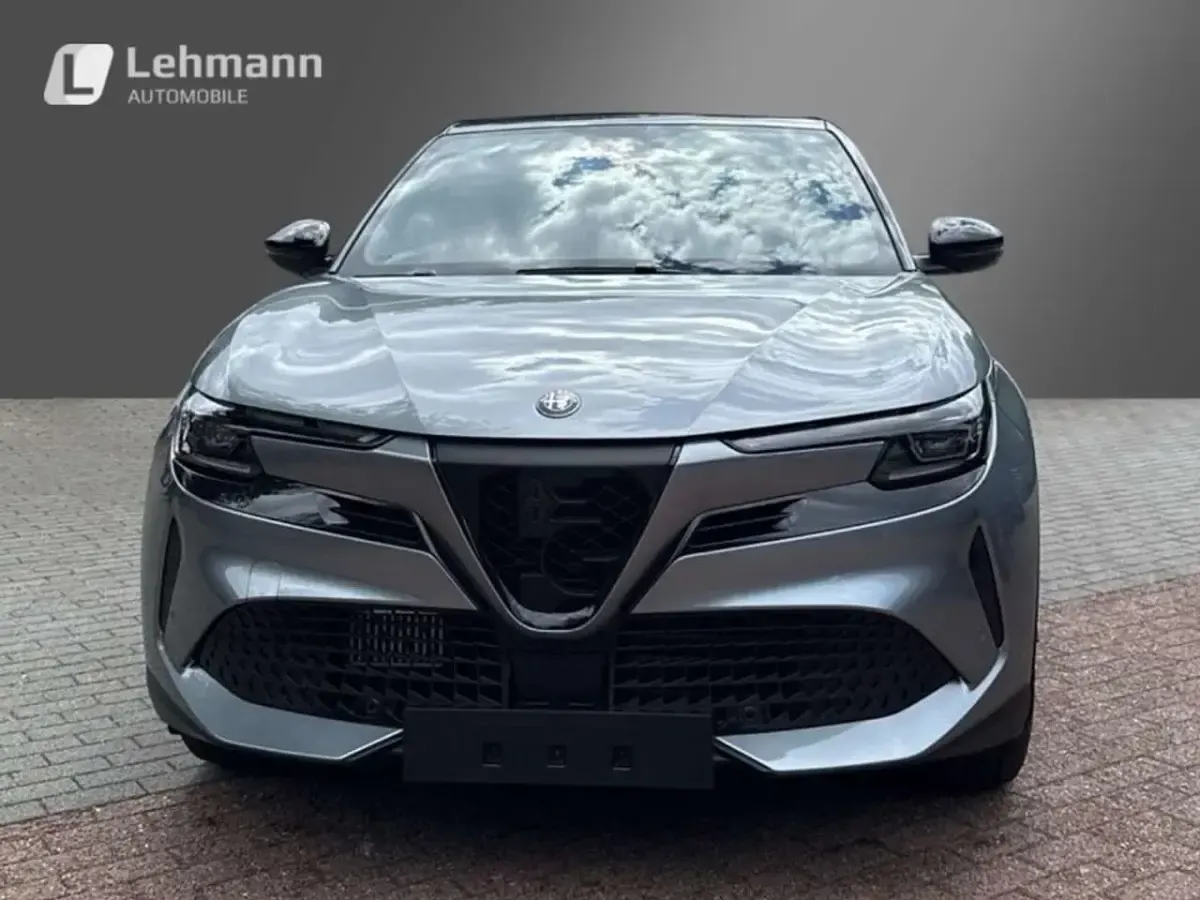 Neu Alfa Romeo Junior Ti 114 kW (156 PS) 2026 Grau SUV