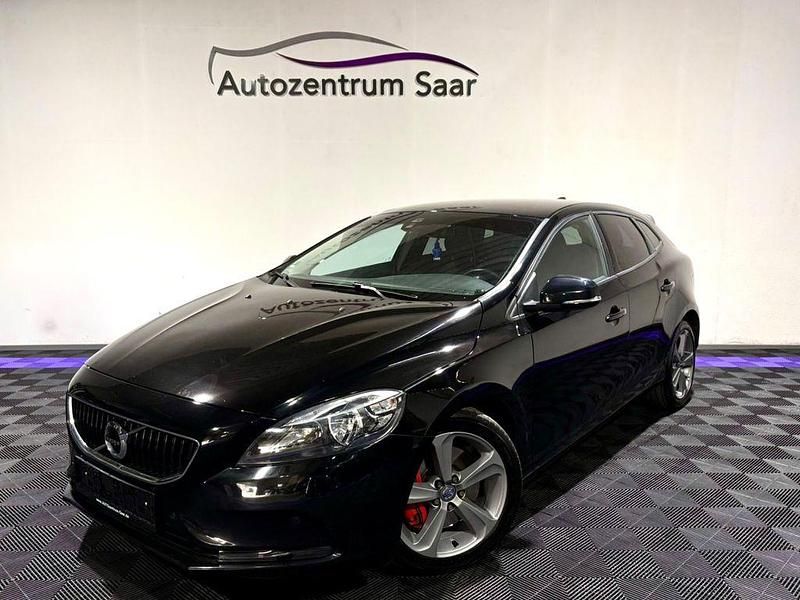 Gebraucht Volvo V40 Kinetic 150 PS (110 kW) 2015 Schwarz Limousine
