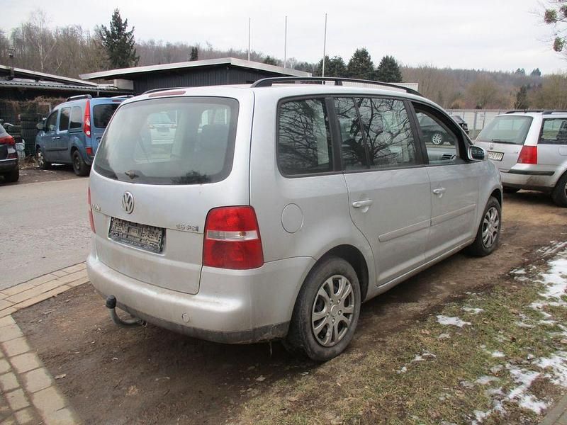 Gebraucht VW Touran 116 PS (85 kW) 2004 Silber Van / Kleinbus