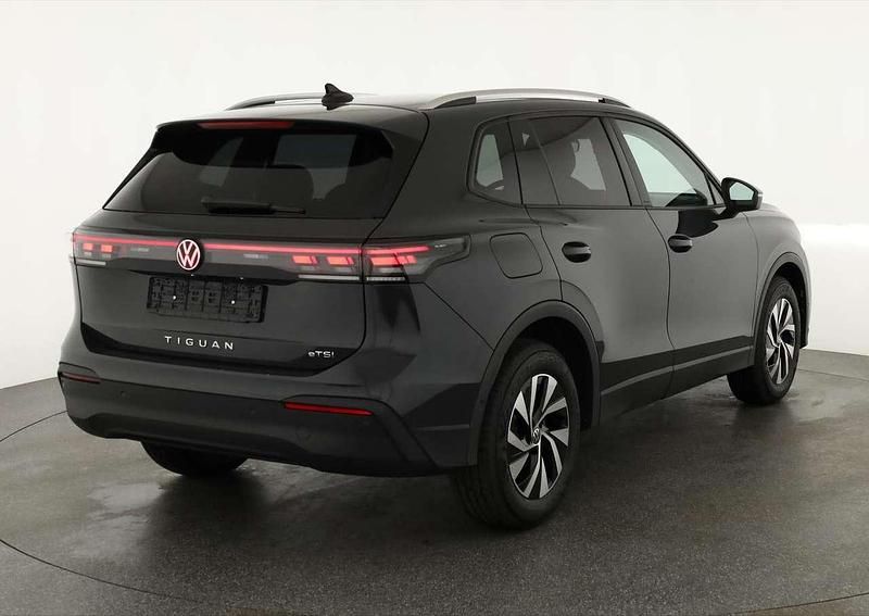 Neu VW Tiguan Life 150 PS (110 kW) 2025 Uranograu SUV