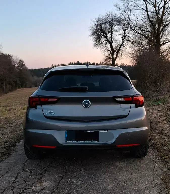 Używany Opel Astra Elegance 145 KM (106 kW) 2020 Szary Sedan/Limuzyna