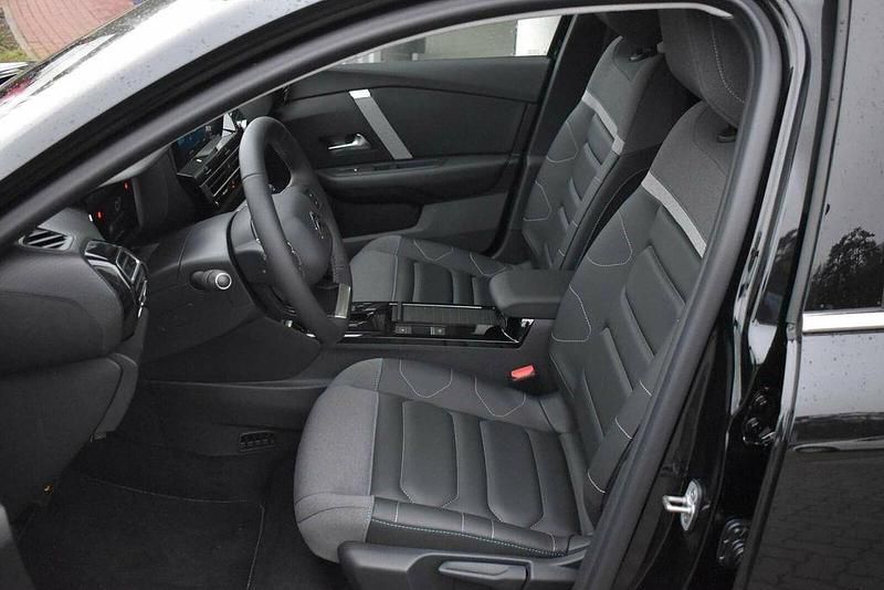 Gebraucht Citroën e-C4 Shine 56 kW (77 PS) 2022 Perla nerasch/metal Limousine