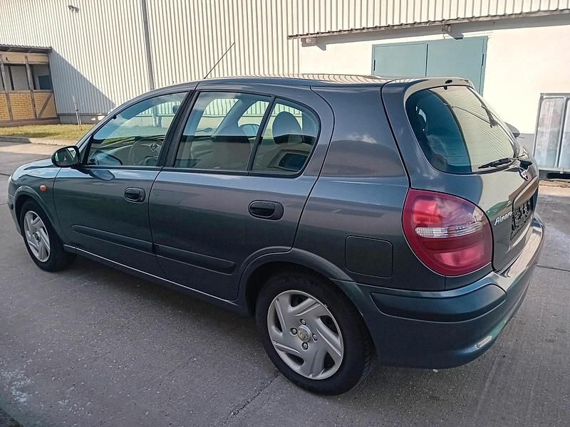Gebraucht Nissan Almera 90 PS (66 kW) 2002 Grau Kleinwagen
