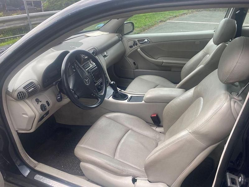 Gebraucht Mercedes CL200 163 PS (119 kW) 2001 Schwarz Coupé