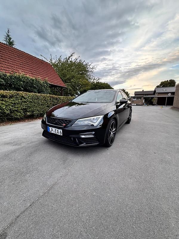 Schwarz Gebraucht 2017 Cupra Leon Kombi | 21.000 € (Fairer Preis) - Bild 1/4