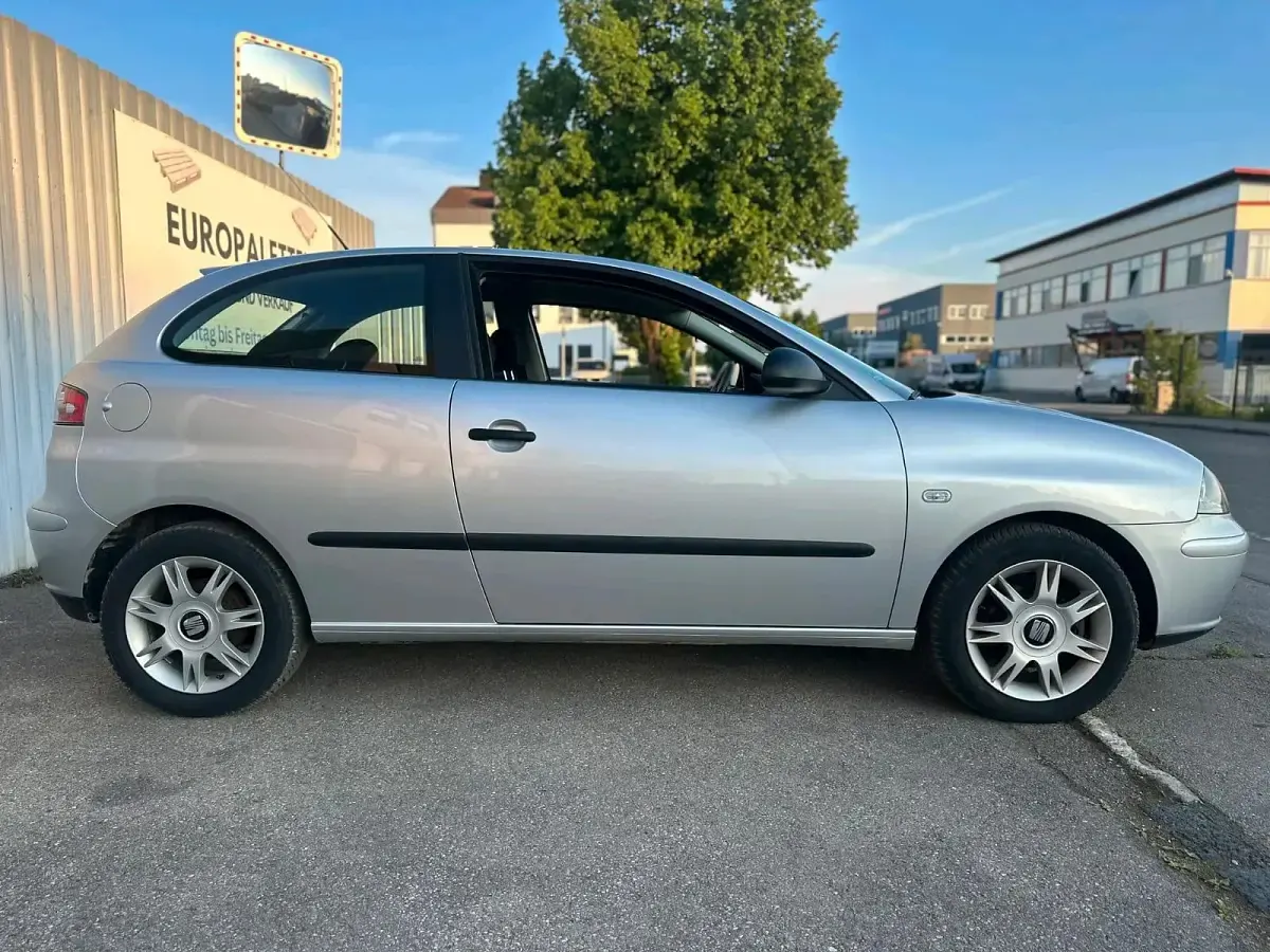 Gebraucht Seat Ibiza 75 PS (55 kW) 2003 Silber Kleinwagen
