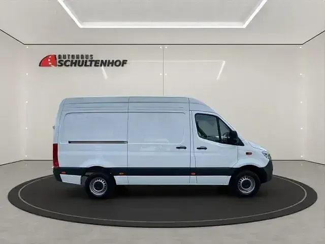 Second-hand Mercedes Sprinter 170 CP (125 kW) 2024 Alb Van