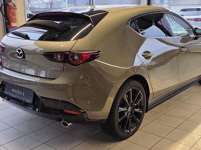 Neu Mazda 3 140 PS (102 kW) 2025 Gelb Limousine