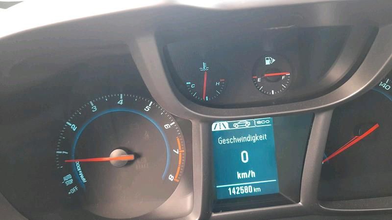 Gebraucht Chevrolet Orlando 141 PS (103 kW) 2012 Van / Kleinbus