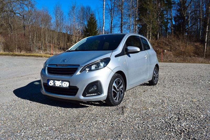 Gebraucht Peugeot 108 Active 82 PS (60 kW) 2014 Silber Kleinwagen