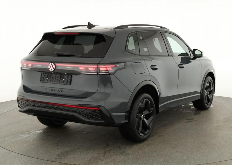Neu VW Tiguan R-line 193 PS (141 kW) 2026 Delfingrau metallic SUV