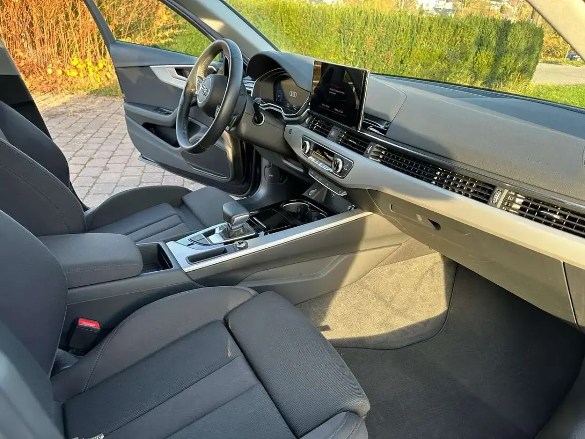 Gebraucht Audi A4 S-Line 163 PS (119 kW) 2020 Blau Kombi