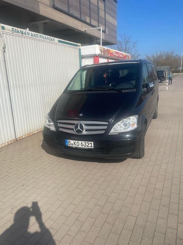 Schwarz Gebraucht 2011 Mercedes Viano Van / Kleinbus | 13.999 € (Guter Preis) - Bild 1/4