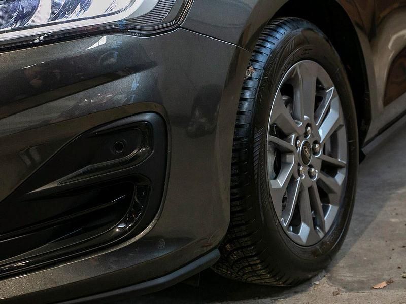 Gebraucht Ford Focus Titanium 155 PS (114 kW) 2025 Grau Limousine