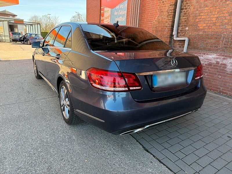 Gebraucht Mercedes E220 170 PS (125 kW) 2013 Grau Limousine