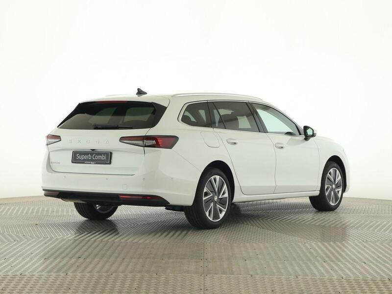 Gebraucht Skoda Superb Selection 150 PS (110 kW) 2022 Andere farbe Kombi