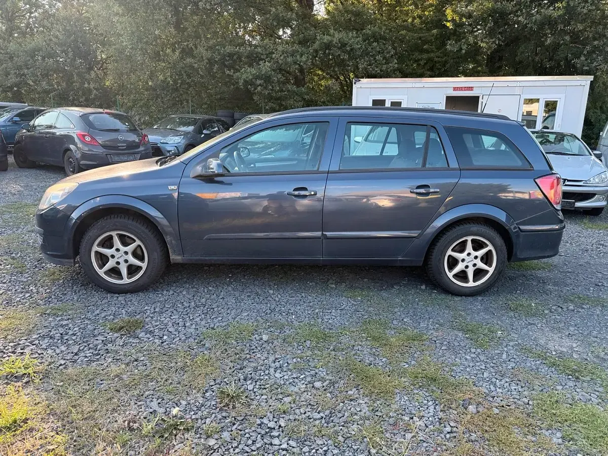 Gebraucht Opel Astra 140 PS (102 kW) 2006 Blau Kombi