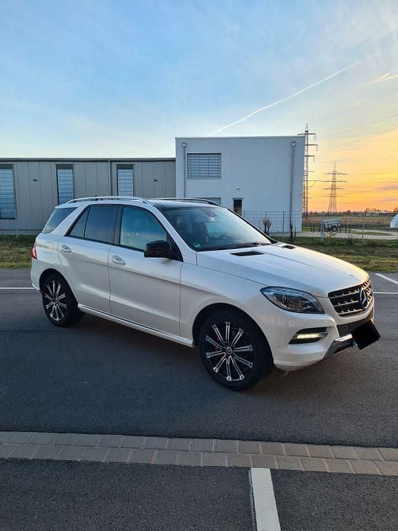 Gebraucht Mercedes ML350 258 PS (189 kW) 2012 Weiß SUV