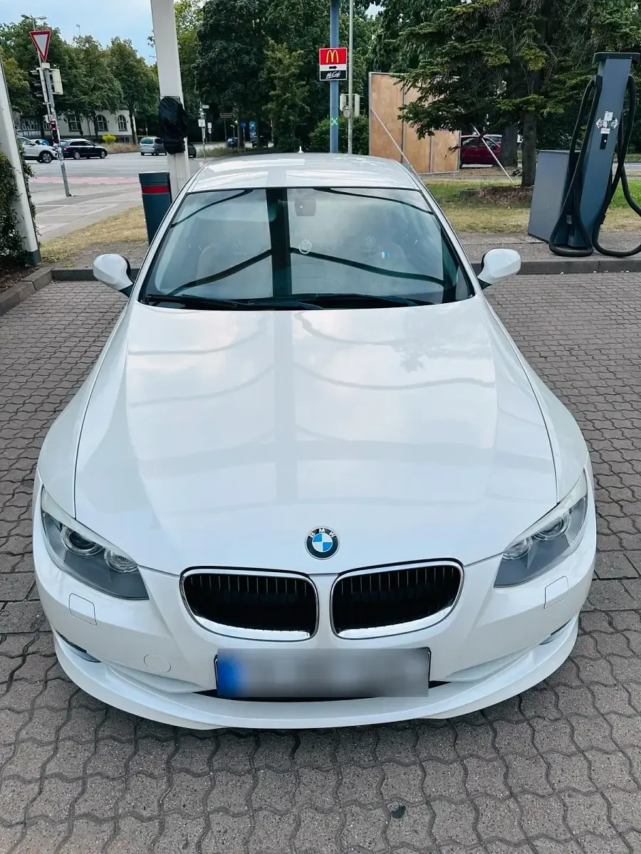 Gebraucht BMW 320 184 PS (135 kW) 2011 Weiß Coupé