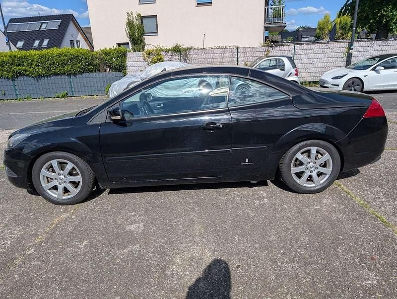 Schwarz Gebraucht 2009 Ford Focus Cabriolet Titanium Cabrio | 2.400 € (Guter Preis) - Bild 1/4