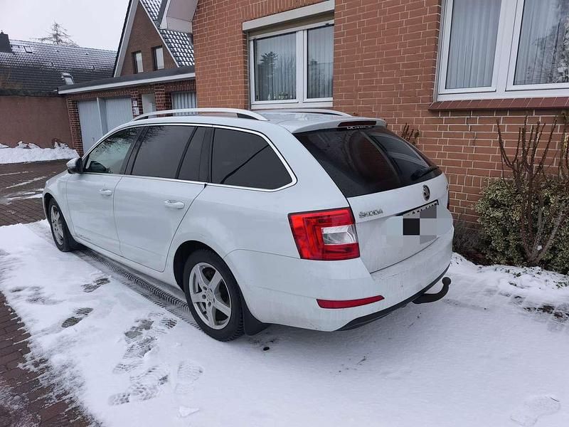 Gebraucht Skoda Octavia Style 150 PS (110 kW) 2016 Weiß Kleinwagen