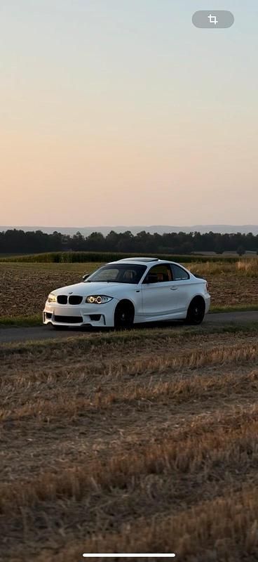 Weiß Gebraucht 2010 BMW 125 Coupé Coupé | 9.199 € (Superpreis) - Bild 1/3