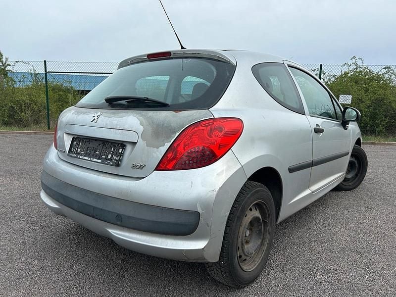Gebraucht Peugeot 207 73 PS (53 kW) 2007 Silber Kleinwagen