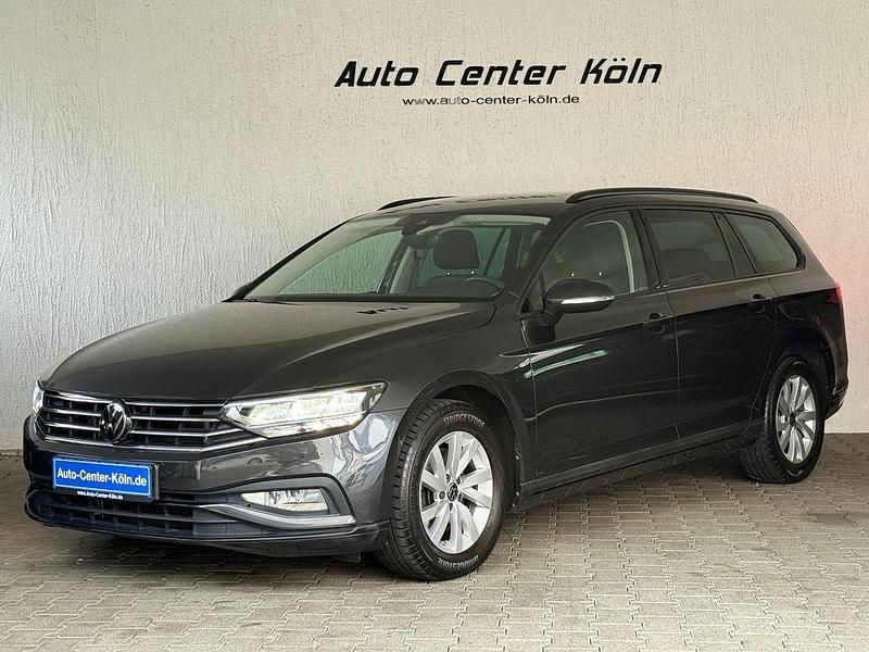 Gebraucht VW Passat 150 PS (110 kW) 2022 Grau Kombi
