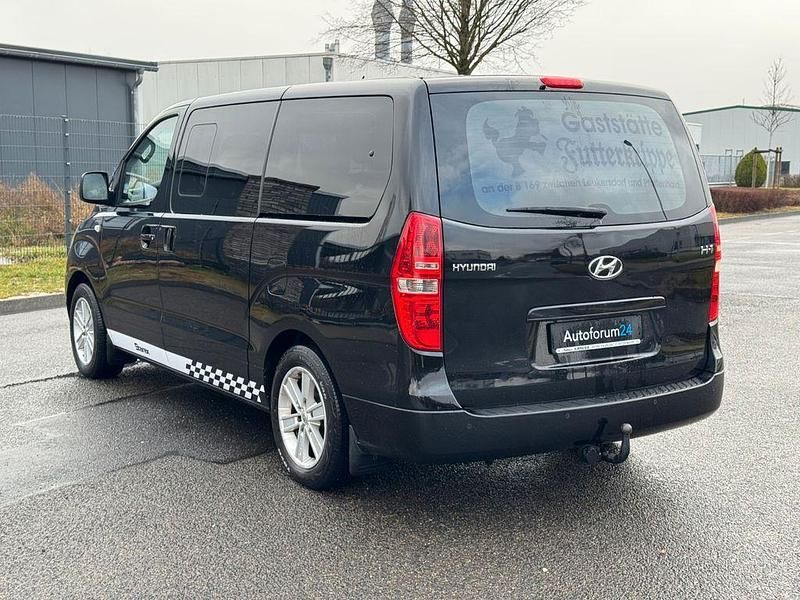 Gebraucht Hyundai H-1 170 PS (125 kW) 2011 Schwarz Van / Kleinbus