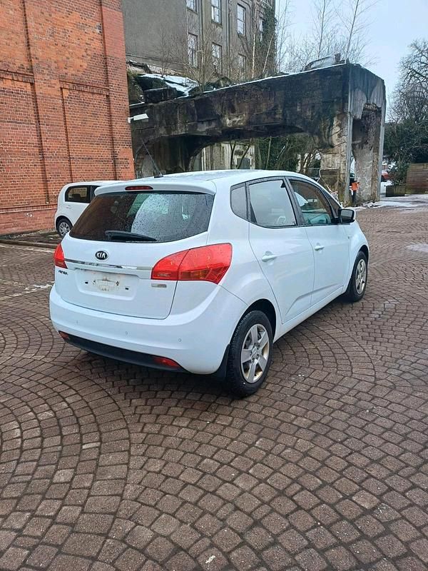 Gebraucht Kia Venga 90 PS (66 kW) 2018 Weiß Kleinwagen