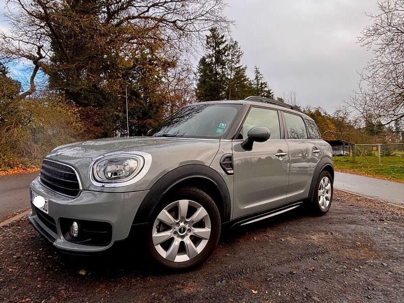 Grau Gebraucht 2018 Mini ONE Kleinwagen | 17.350 € (Teuer) - Bild 1/4