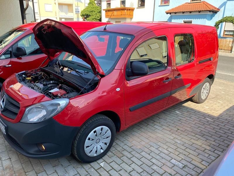 Gebraucht Mercedes Citan 111 110 PS (80 kW) 2013 Rot Kombi