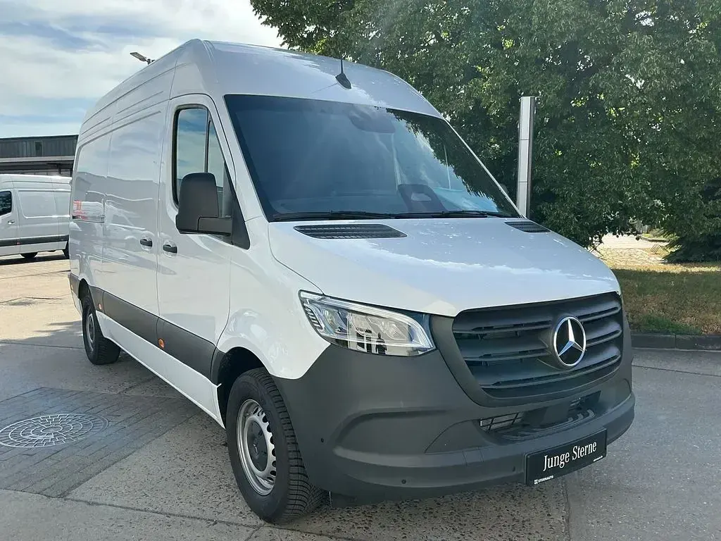 Gebraucht Mercedes Sprinter 170 PS (125 kW) 2026 Arktikweiß Van