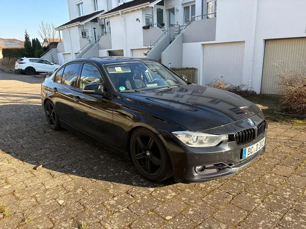 Gebraucht BMW 330 Performance 258 PS (189 kW) 2013 Schwarz Limousine
