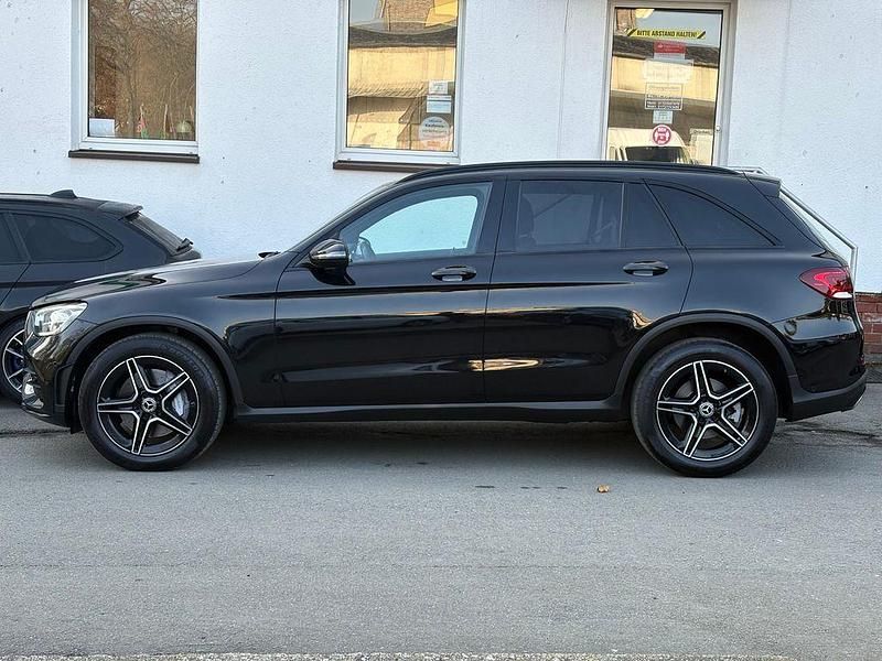 Gebraucht Mercedes GLC220 AMG line 194 PS (142 kW) 2020 Schwarz SUV