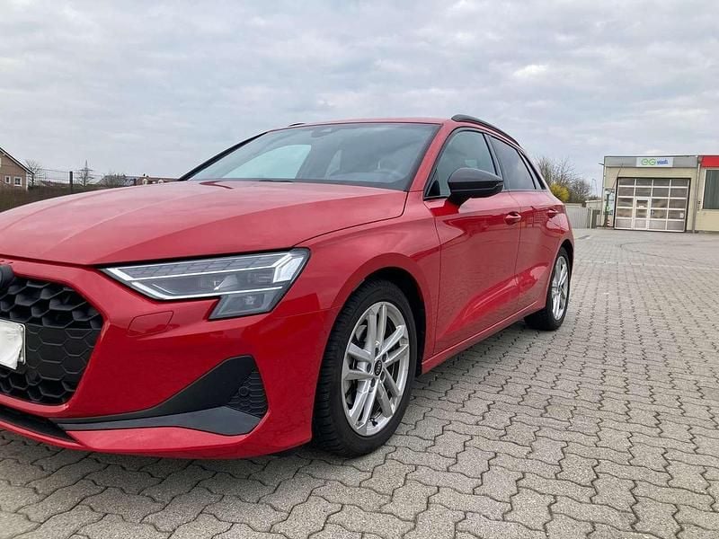 Gebraucht Audi A3 Advanced Plus 150 PS (110 kW) 2024 Rot Kombi