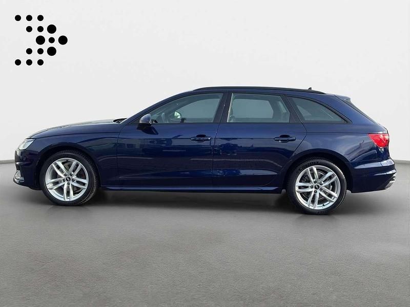 Gebraucht Audi A4 Advanced Plus 150 PS (110 kW) 2023 Navarrablau metallic Kombi