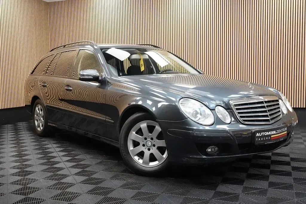 Gebraucht Mercedes E220 Classic 170 PS (125 kW) 2008 Grau Limousine