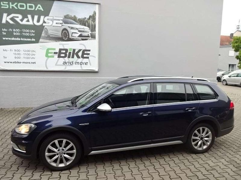 Night blue metallic Gebraucht 2016 VW Golf Alltrack Kombi | 13.950 € (Superpreis) - Bild 1/4