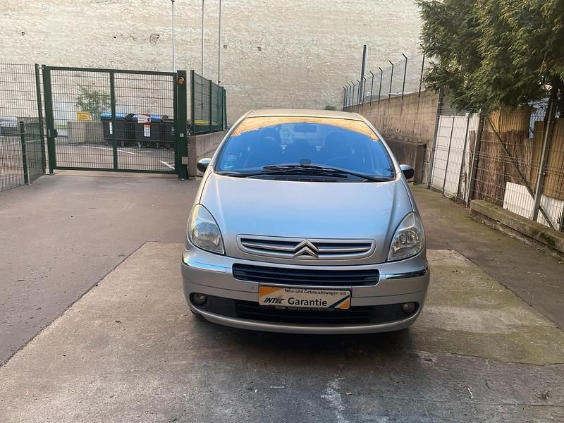 Gebraucht Citroën Xsara Picasso Exclusive 116 PS (85 kW) 2005 Silber Van / Kleinbus
