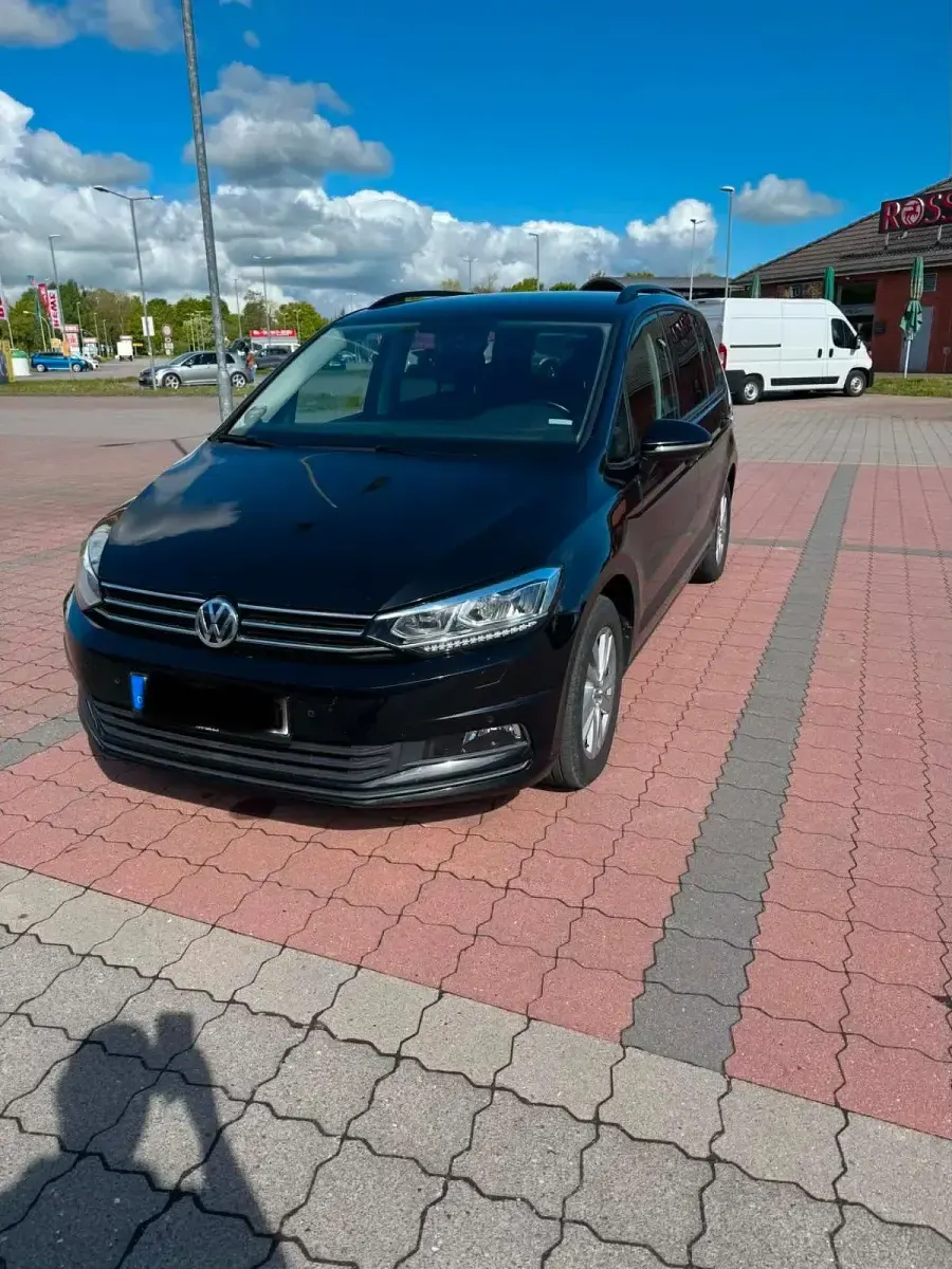 Gebraucht VW Touran 150 PS (110 kW) 2020 Schwarz Van / Kleinbus