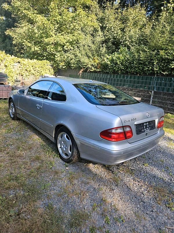 Silber Gebraucht 1999 Mercedes CLK200 Coupé | 3.990 € (Guter Preis) - Bild 1/4
