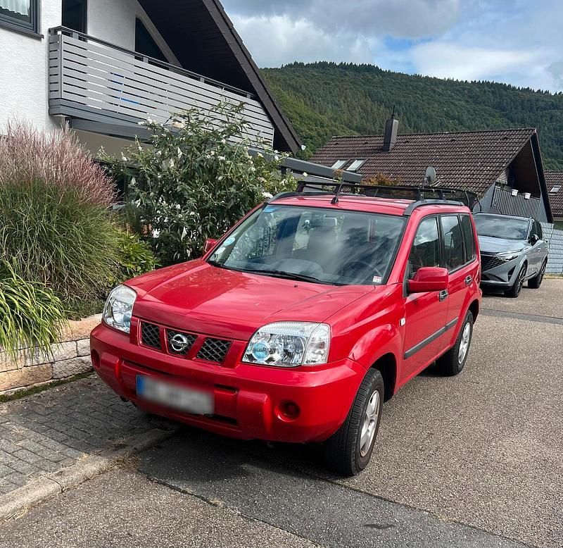 Rot Gebraucht 2004 Nissan X-Trail SUV | 9.500 € - Bild 1/4