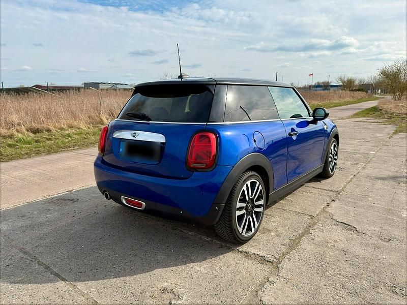 Second-hand Mini Cooper 116 CP (85 kW) 2018 Albastru Hatchback