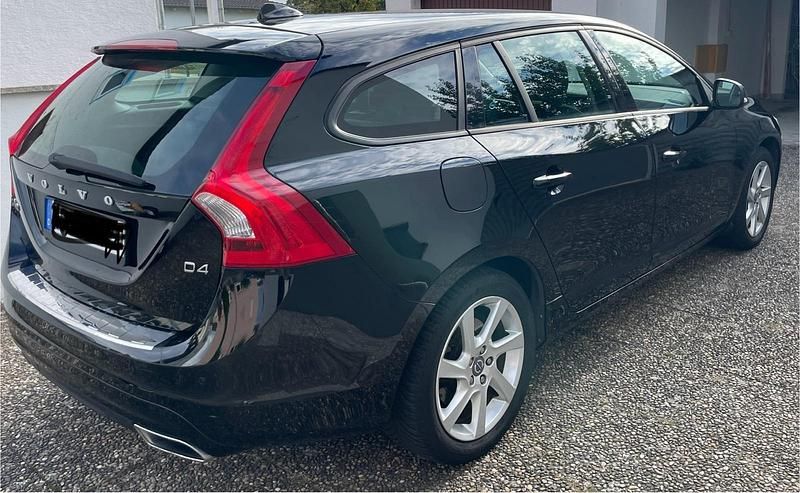 Gebraucht Volvo V60 181 PS (133 kW) 2014 Schwarz Kombi