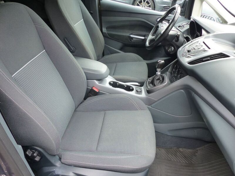 Gebraucht Ford Grand C-Max 125 PS (91 kW) 2014 Brisbane braun (met.) Van / Kleinbus