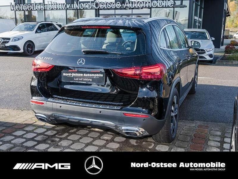 Gebraucht Mercedes GLA200 Progressive 150 PS (110 kW) 2025 Schwarz SUV